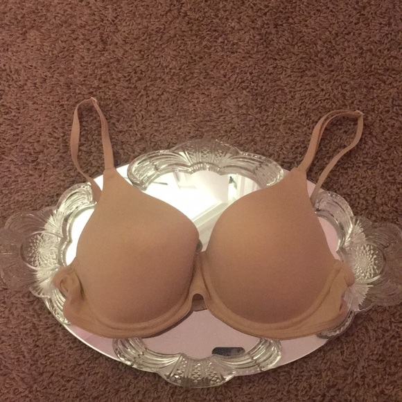Ambrielle Other - Ambrielle 34B perfect coverage smooth nude bra